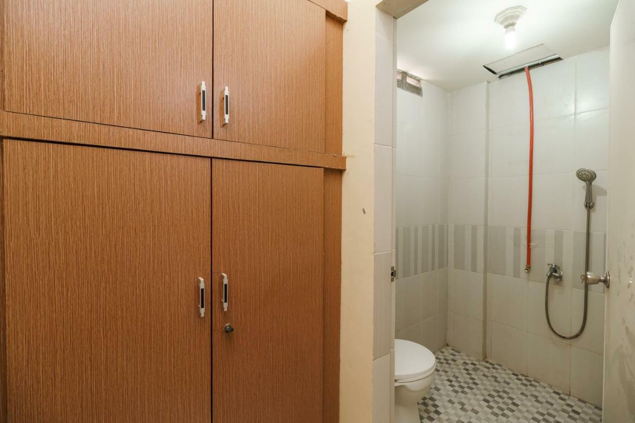 Reddoorz Syariah Near Rs Pirngadi Medan Hotel Exterior photo