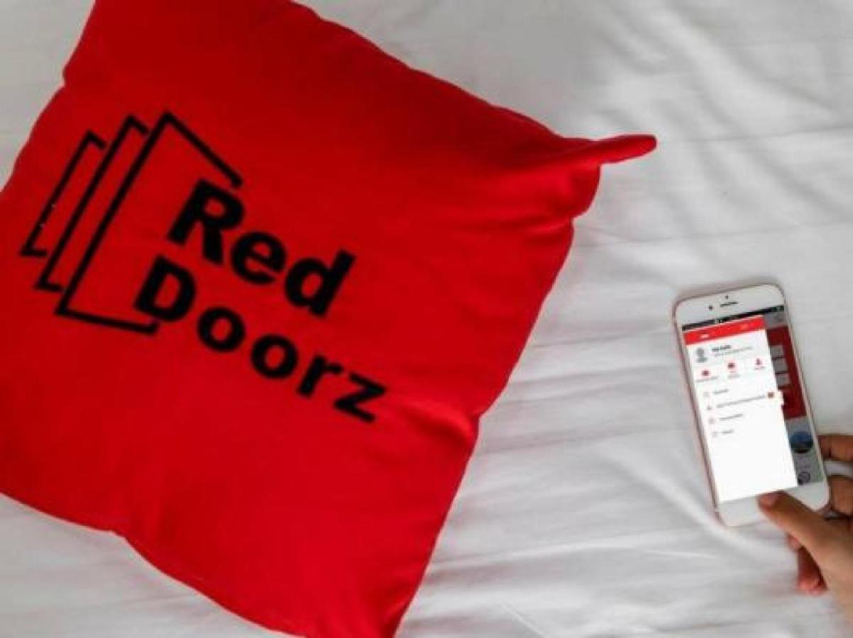 Reddoorz Syariah Near Rs Pirngadi Medan Hotel Exterior photo